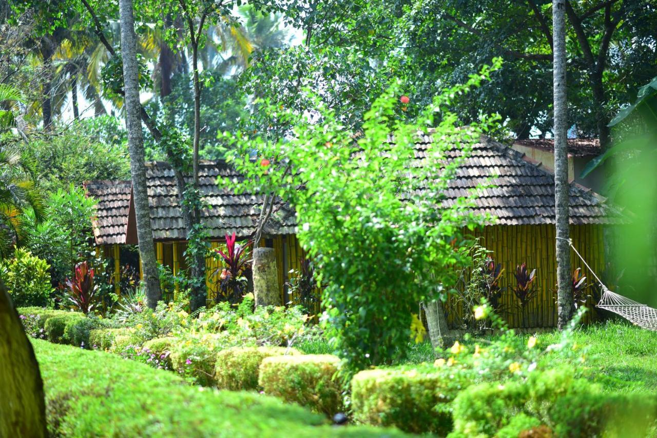 Savithri Inn Cottage Варкала Екстериор снимка