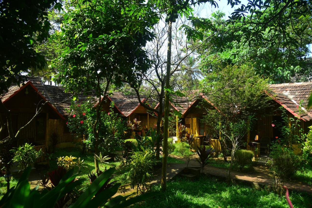 Savithri Inn Cottage Варкала Екстериор снимка