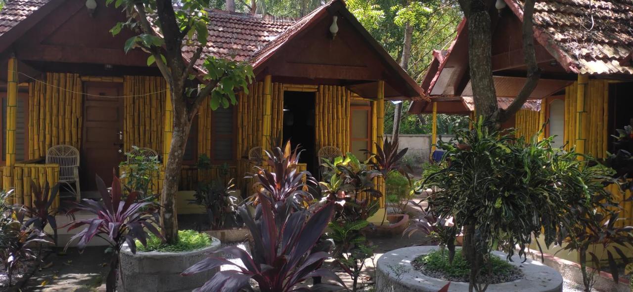 Savithri Inn Cottage Варкала Екстериор снимка