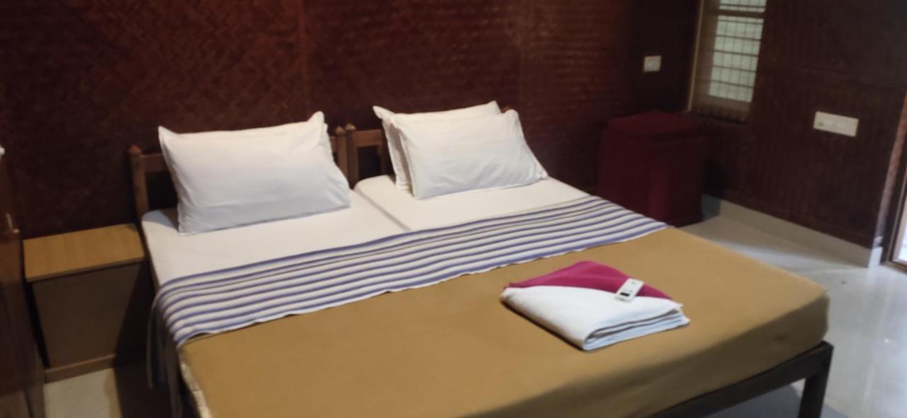Savithri Inn Cottage Варкала Екстериор снимка