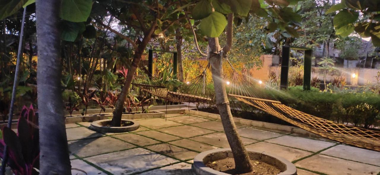 Savithri Inn Cottage Варкала Екстериор снимка