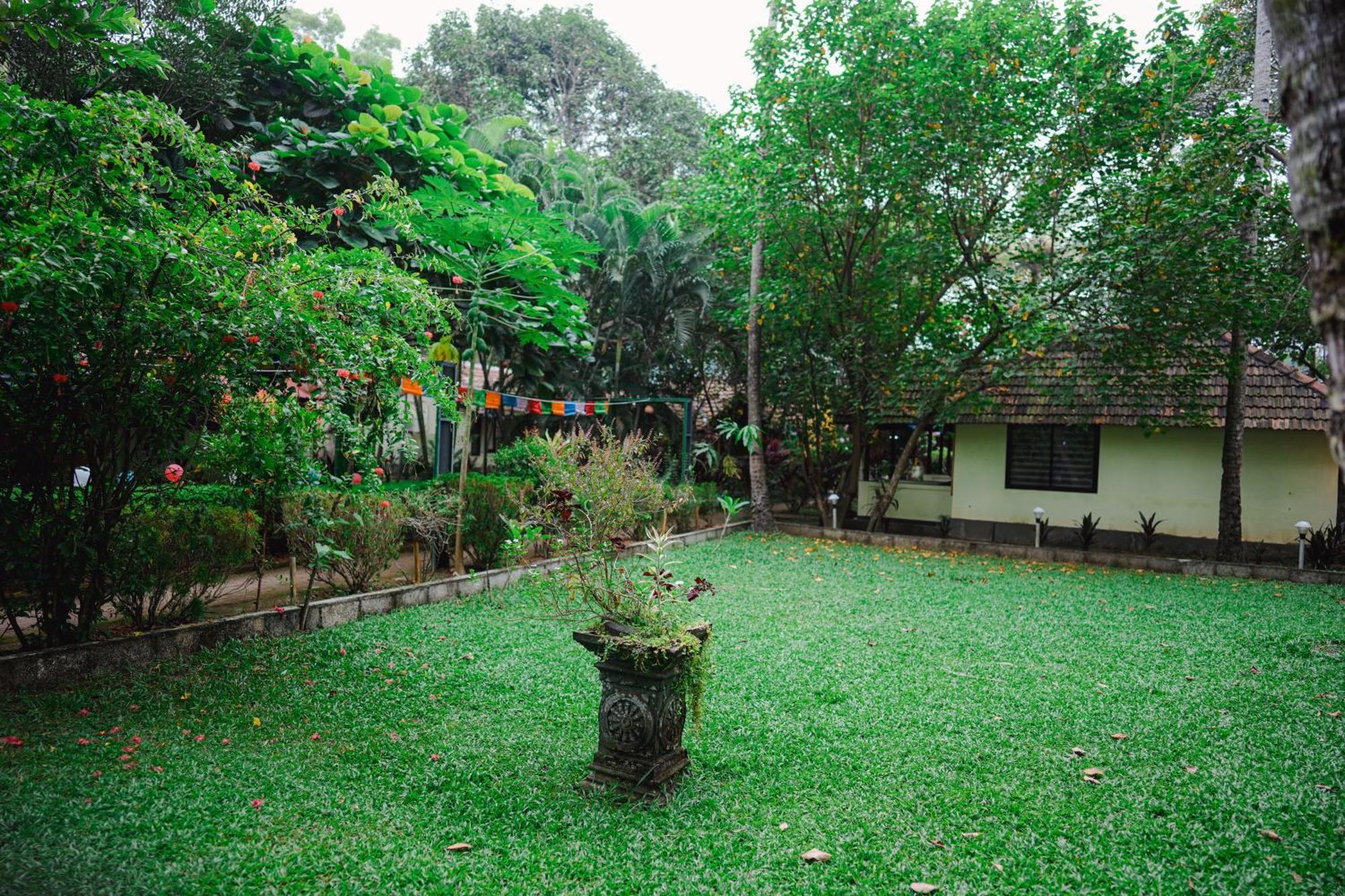 Savithri Inn Cottage Варкала Екстериор снимка