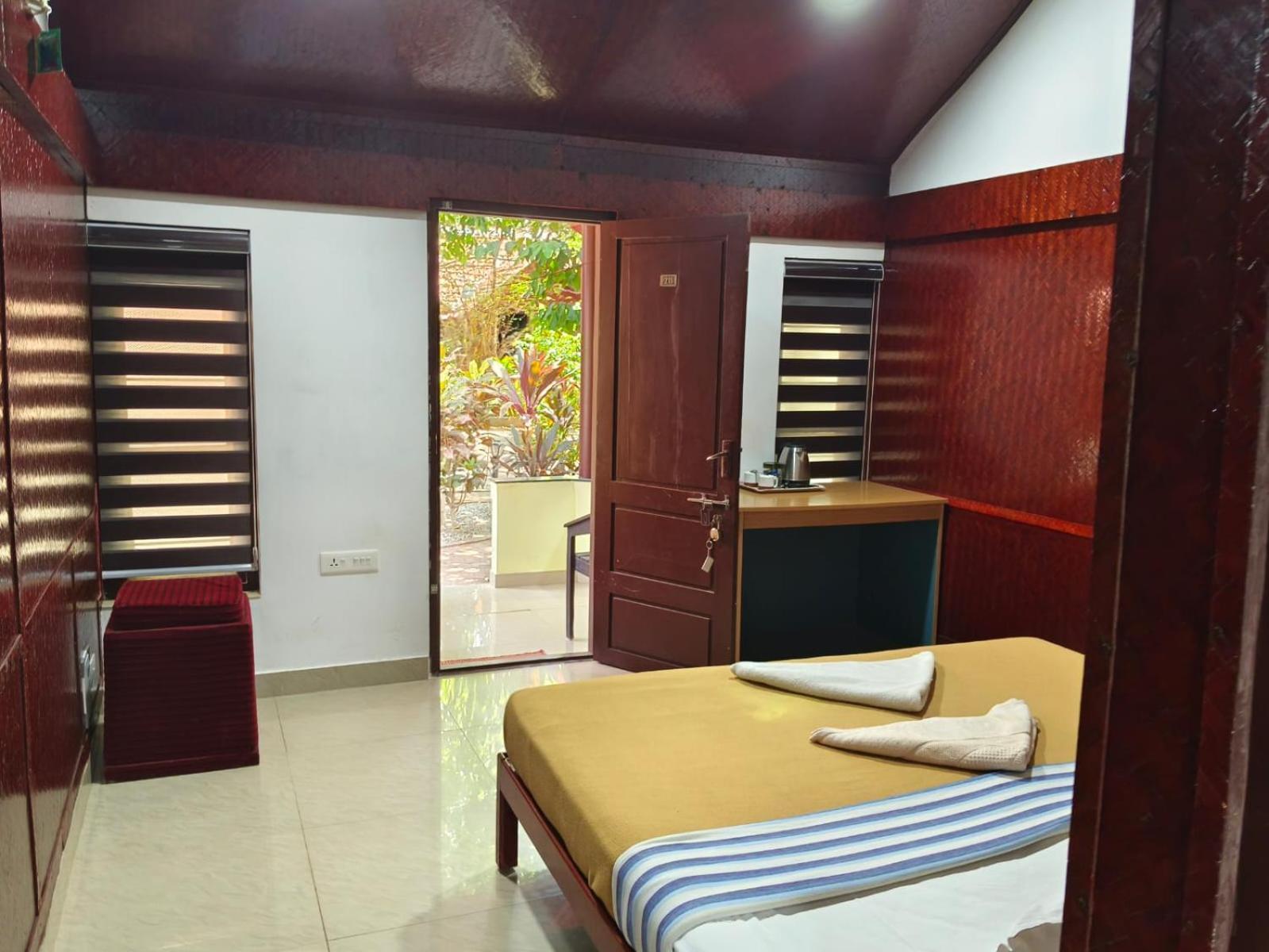 Savithri Inn Cottage Варкала Екстериор снимка